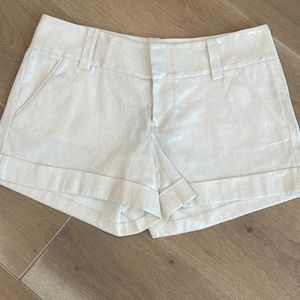 EUC. Alice & Olivia Shimmer Shorts. Size 8.